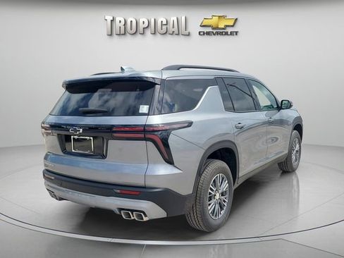 New 2026 Chevrolet Traverse LT image 3
