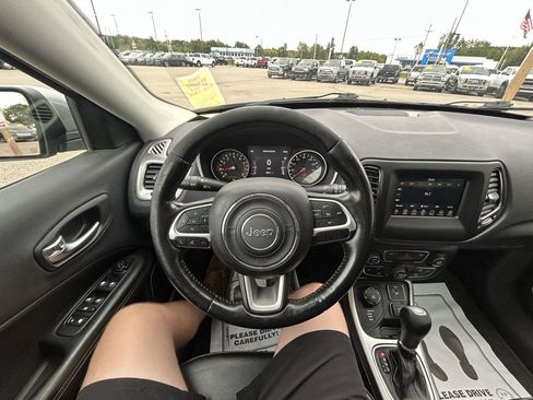 Used 2018 Jeep Compass Latitude w/ Popular Equipment Group AWD/4WD image 29
