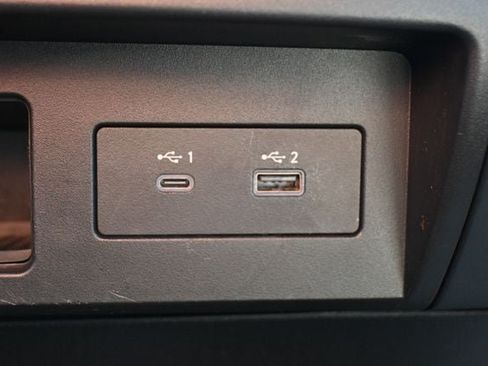 Used 2024 Nissan Titan SV AWD/4WD image 28