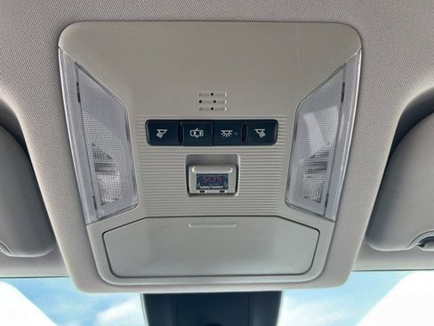 Used 2019 Toyota RAV4 LE AWD/4WD image 23