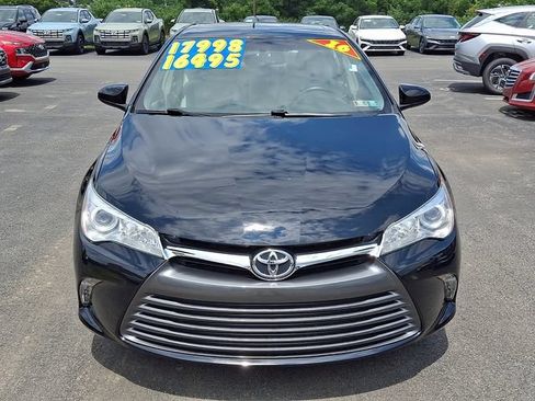 Used 2016 Toyota Camry XLE w/ Moonroof Package FWD image 2