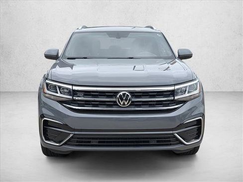 Used 2021 Volkswagen Atlas Cross Sport SE w/ Panoramic Sunroof Package FWD image 2