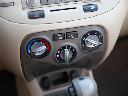Used 2011 Kia Rio LX FWD image 13
