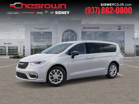 New 2026 Chrysler Pacifica Limited FWD image 2