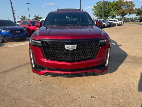 Used 2021 Cadillac Escalade Sport Platinum AWD/4WD image 2