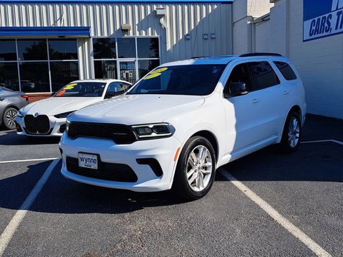 Used 2024 Dodge Durango GT RWD image 3