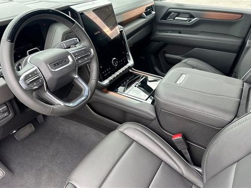 New 2026 GMC Yukon Denali w/ Denali Reserve Package image 10