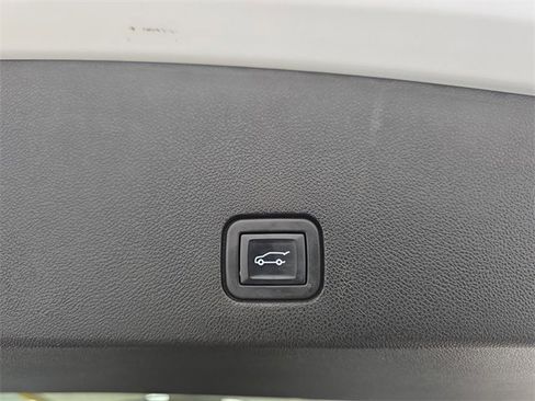 Used 2023 Cadillac XT6 Sport image 33