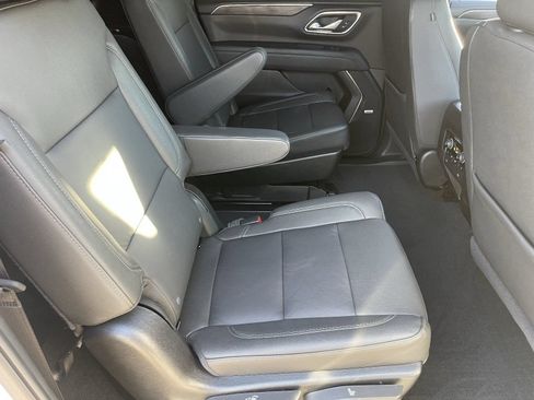 Used 2024 Chevrolet Suburban LT w/ Luxury Package AWD/4WD image 14