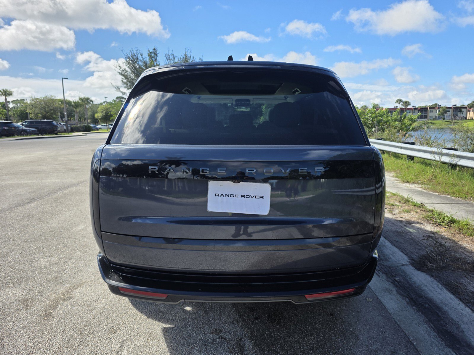 New 2027 Land Rover Range Rover Long Wheelbase SE AWD/4WD image 6
