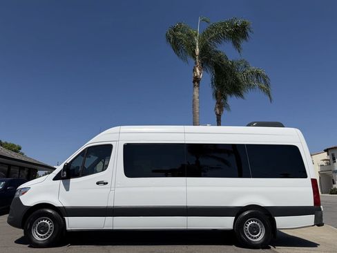 Used 2022 Mercedes-Benz Sprinter 2500 image 2