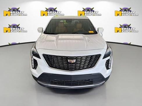 Used 2022 Cadillac XT4 Premium Luxury w/ Enhanced Visibility Package AWD/4WD image 2