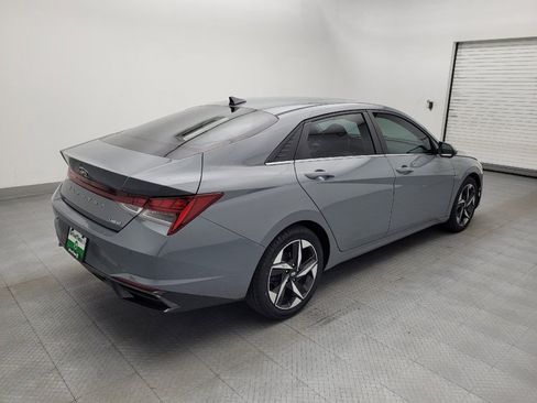 Used 2022 Hyundai Elantra Limited w/ Cargo Package FWD image 9