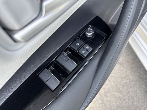 Used 2019 Toyota Corolla SE image 16