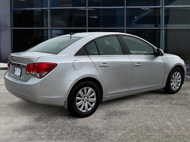 Used 2011 Chevrolet Cruze LT FWD image 5