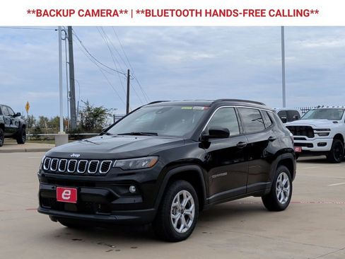 New 2026 Jeep Compass Latitude image 3