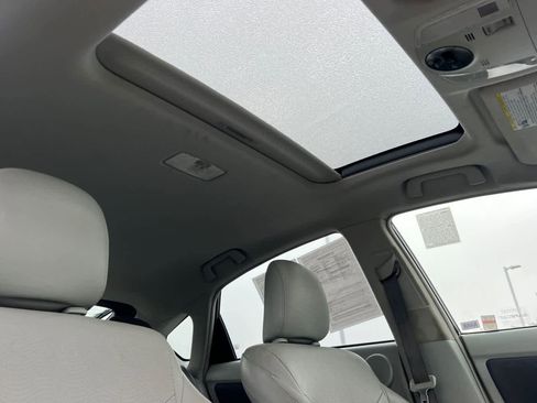 Used 2010 Toyota Prius Five image 17