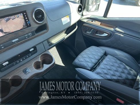 Used 2023 Mercedes-Benz Sprinter 3500 image 20