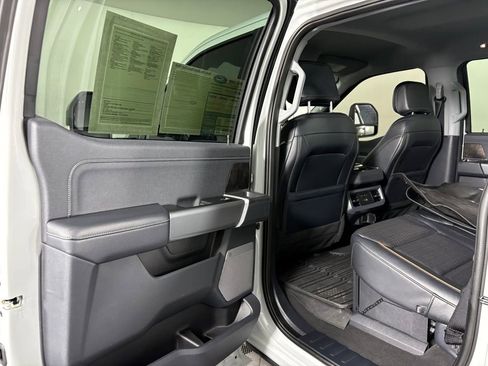 Used 2025 Ford F350 Lariat w/ Black Appearance Package image 29