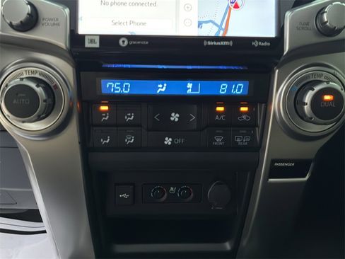 Used 2022 Toyota 4Runner Limited image 31