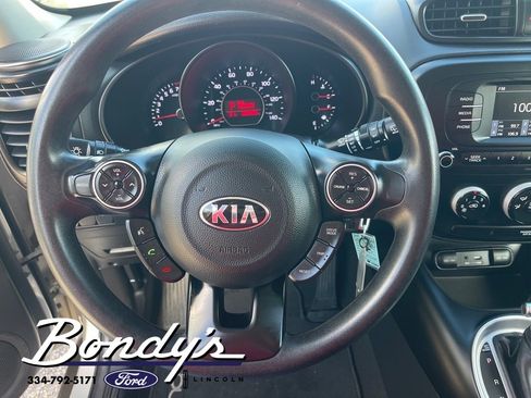 Used 2017 Kia Soul image 9