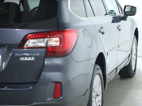 Used 2017 Subaru Outback 2.5i Premium image 42