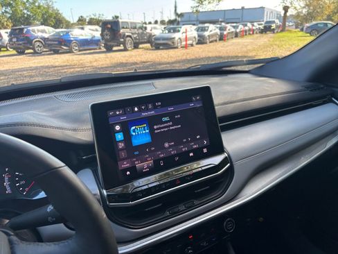 Used 2025 Jeep Compass Limited image 20