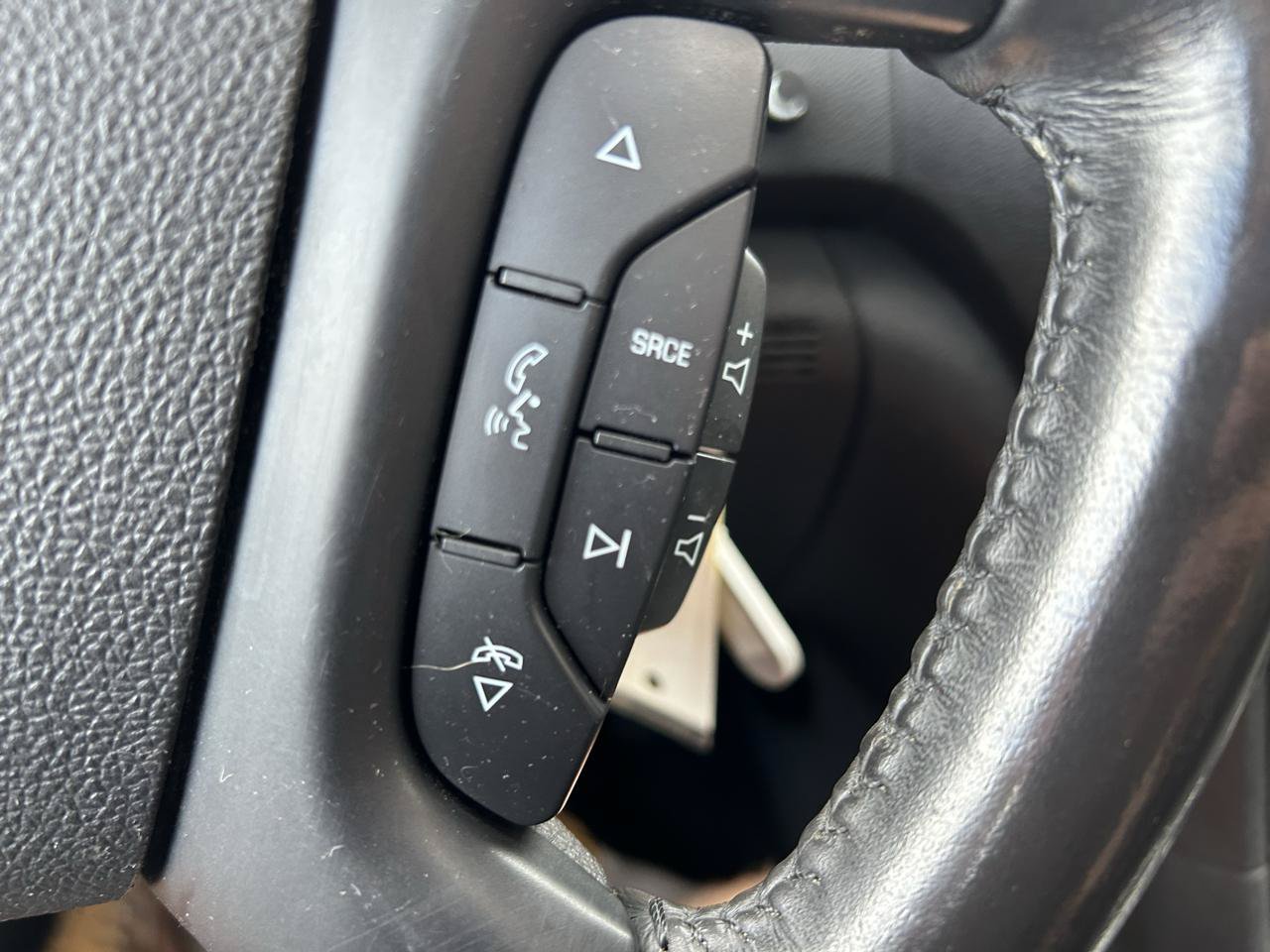 Used 2011 GMC Acadia Denali AWD/4WD image 21