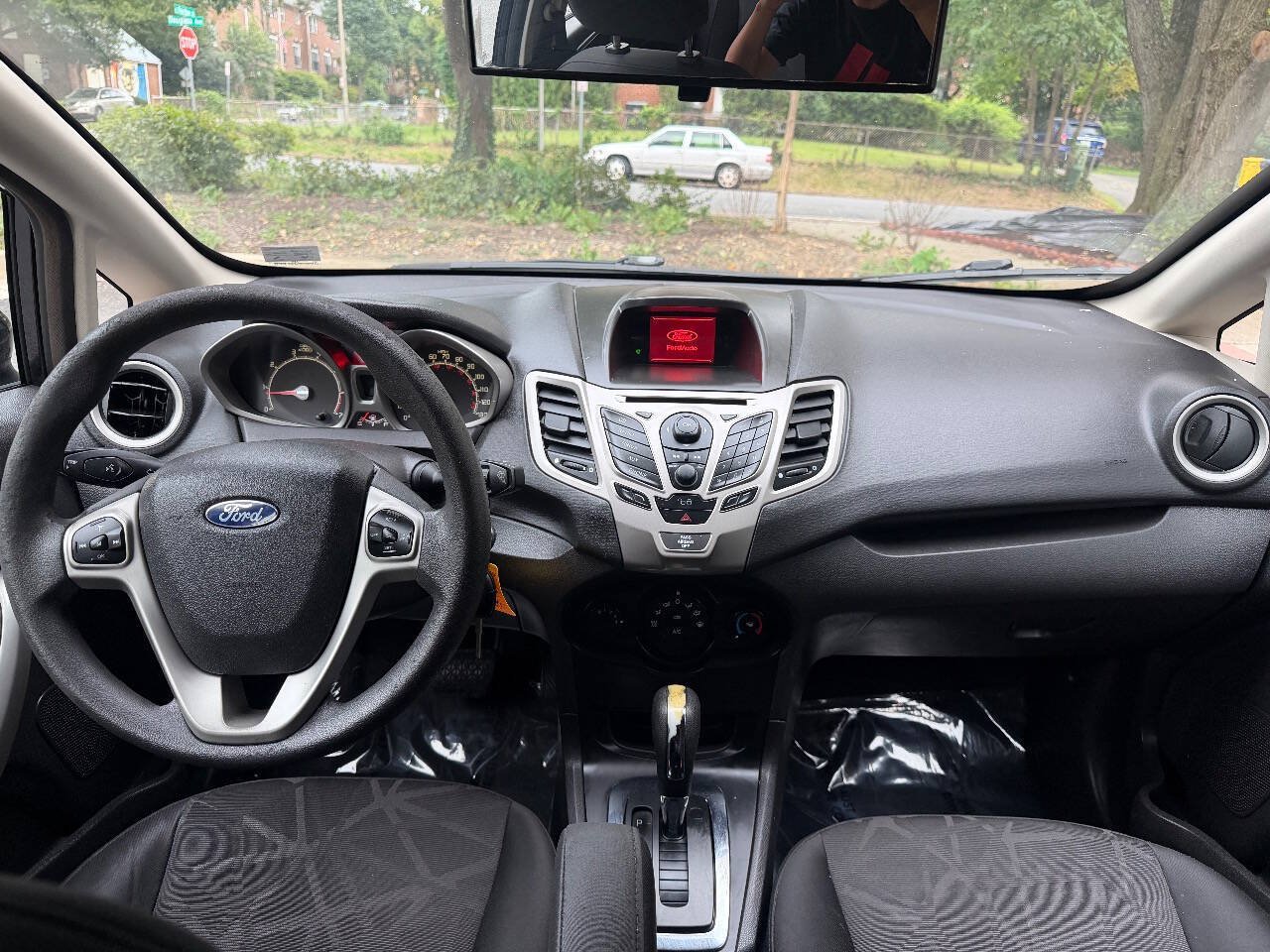 Used 2012 Ford Fiesta SE FWD image 21