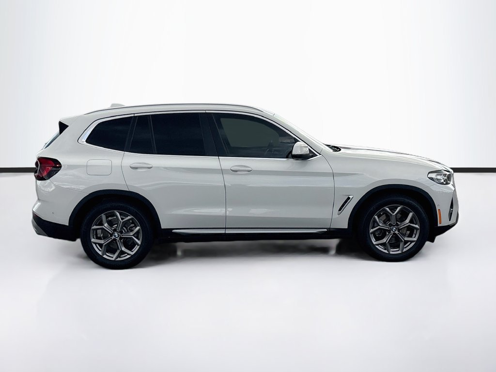 Used 2024 BMW X3 xDrive30i w/ Premium Package w/ZPA AWD/4WD image 4