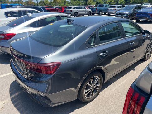 Used 2023 Kia Forte LXS FWD image 8