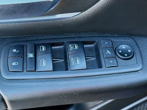 Used 2019 RAM 1500 Big Horn image 25