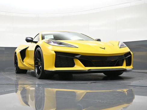 Used 2026 Chevrolet Corvette Z06 w/ Stealth Interior Trim Package image 29