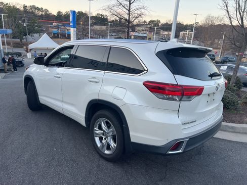 Used 2017 Toyota Highlander Limited image 7
