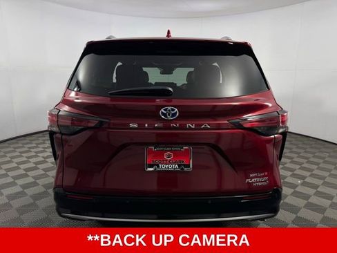 Used 2024 Toyota Sienna Platinum image 7