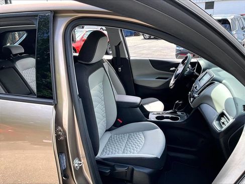 Used 2018 Chevrolet Equinox LS AWD/4WD image 11