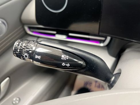 Used 2025 Hyundai Elantra SEL FWD image 20