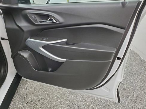 Used 2024 Chevrolet Trax LS image 19