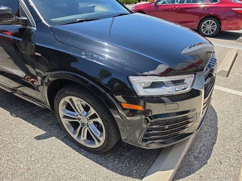 Used 2018 Audi Q3 2.0T Premium Plus w/ Premium Plus Package FWD image 2