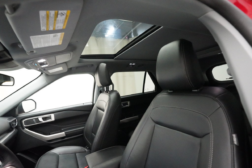Certified 2023 Ford Explorer XLT w/ Equipment Group 202A AWD/4WD image 30
