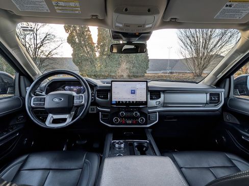 Used 2024 Ford Expedition Max XLT image 13