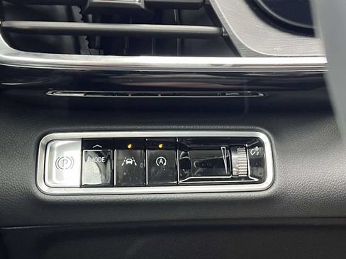 Used 2026 Buick Envision Preferred AWD/4WD image 32