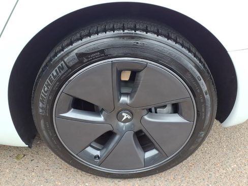 Used 2023 Tesla Model 3 Standard Range RWD image 8