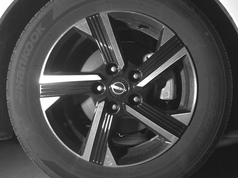 Used 2025 Nissan Sentra SV image 13