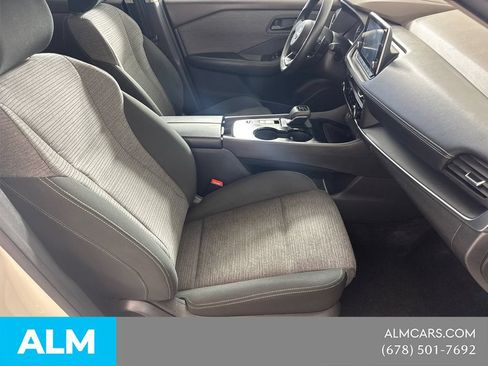 Used 2022 Nissan Rogue S FWD image 16