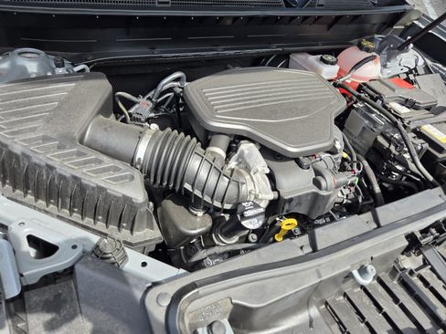 Certified 2023 GMC Acadia SLT FWD image 26