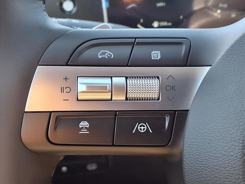 New 2025 Hyundai Tucson Limited image 23