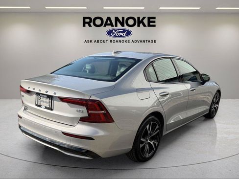 Used 2024 Volvo S60 B5 Core FWD image 16