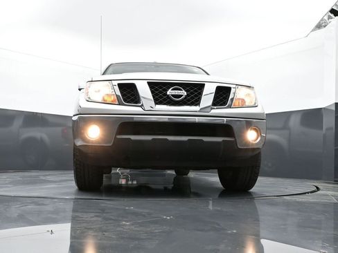 Used 2014 Nissan Frontier SL w/ SL Moonroof Package AWD/4WD image 37