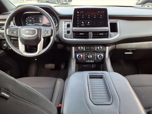 Used 2024 GMC Yukon SLE image 18